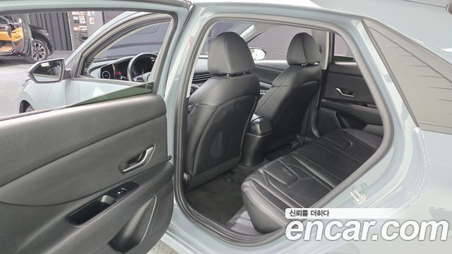 Hyundai AVANTE 2021 — photo 11