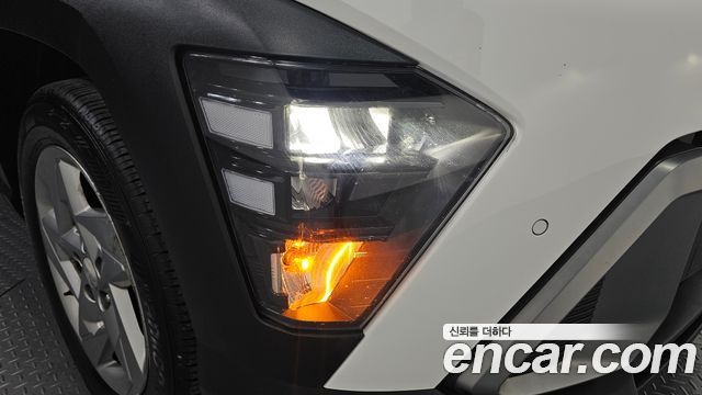 Hyundai Kona 2023 — photo 8