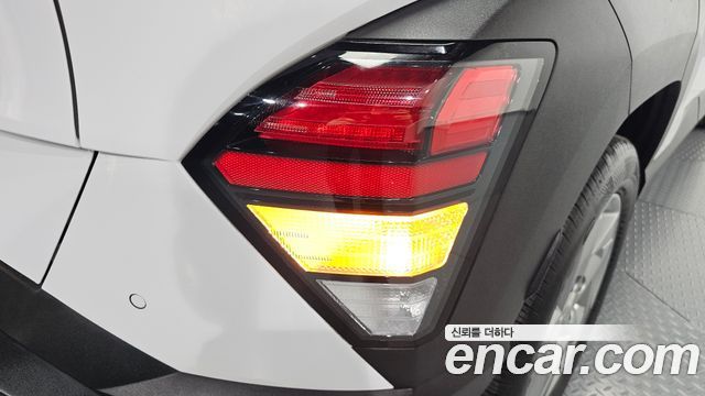 Hyundai Kona 2023 — photo 9