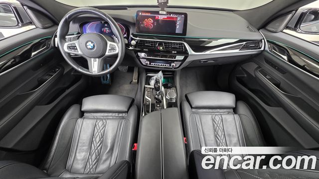 BMW Gran Turismo 2022 — photo 10