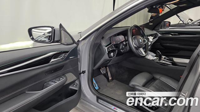 BMW Gran Turismo 2022 — photo 13