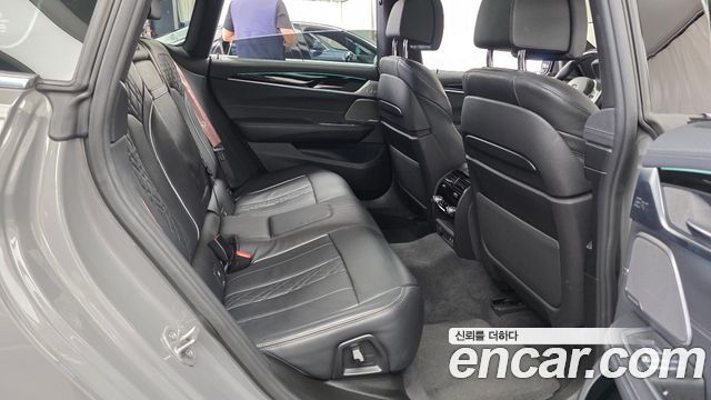 BMW Gran Turismo 2022 — photo 17