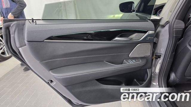 BMW Gran Turismo 2022 — photo 15