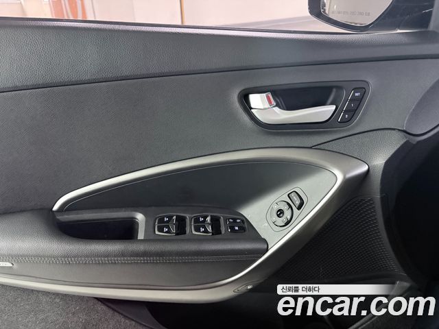 Hyundai Santafe 2018 — photo 19