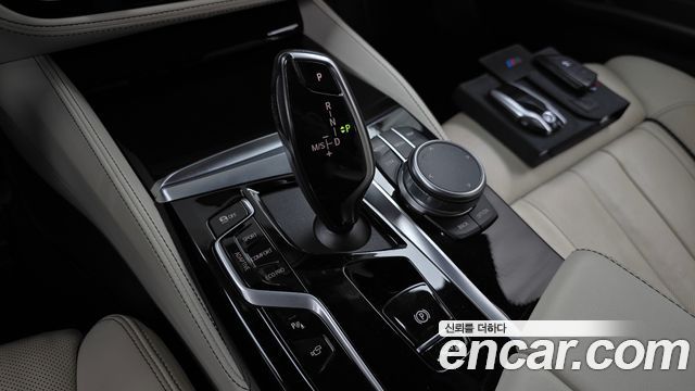 BMW 5-Series 2021 — photo 12
