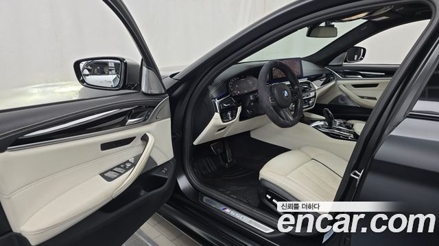 BMW 5-Series 2021 — photo 13