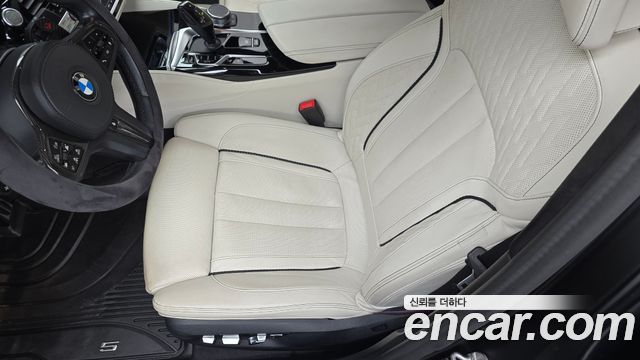 BMW 5-Series 2021 — photo 25
