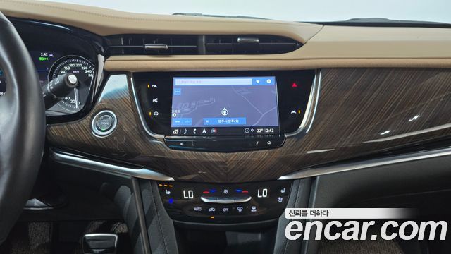 Cadillac XT6 2024 — photo 13