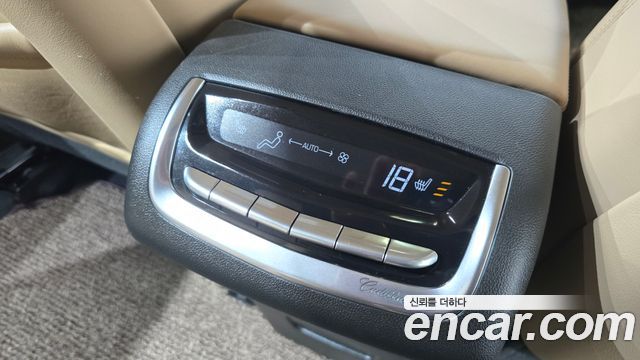 Cadillac XT6 2024 — photo 18