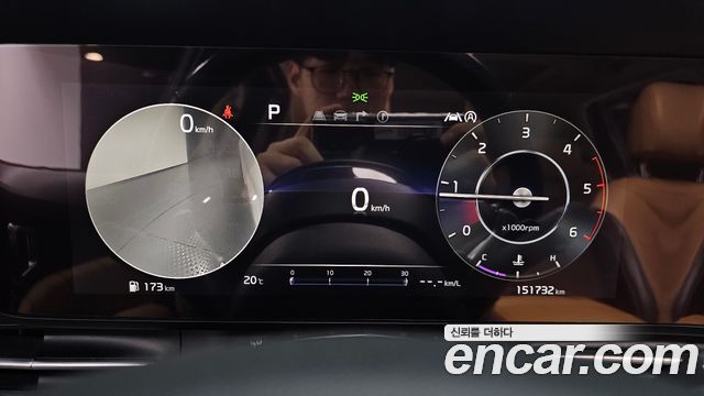 Kia Canival 2021 — photo 11