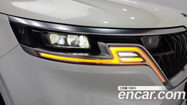 Kia Canival 2021 — photo 8