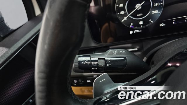 Kia Canival 2021 — photo 33
