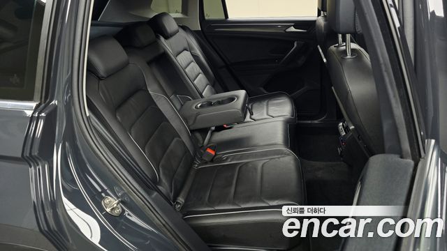 Volkswagen Tiguan 2020 — photo 17