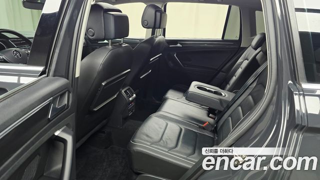 Volkswagen Tiguan 2020 — photo 18