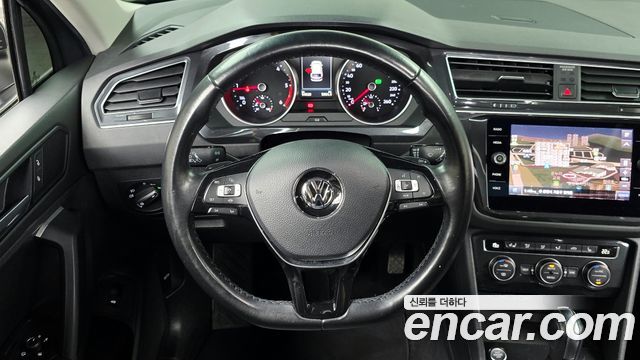 Volkswagen Tiguan 2020 — photo 20