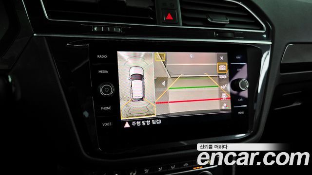 Volkswagen Tiguan 2020 — photo 21