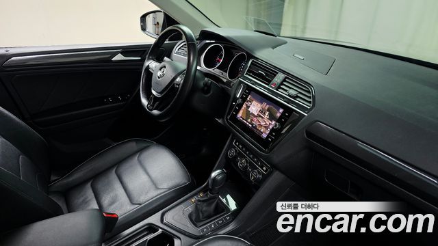 Volkswagen Tiguan 2020 — photo 26
