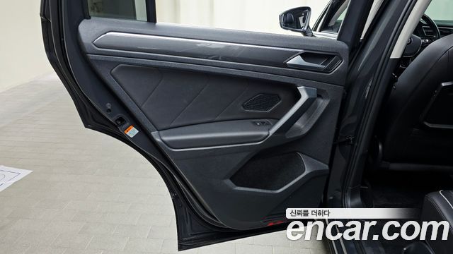 Volkswagen Tiguan 2020 — photo 15