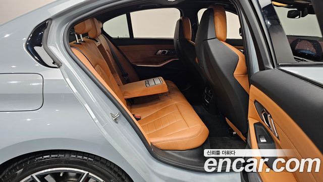 BMW 3-Series 2024 — photo 17