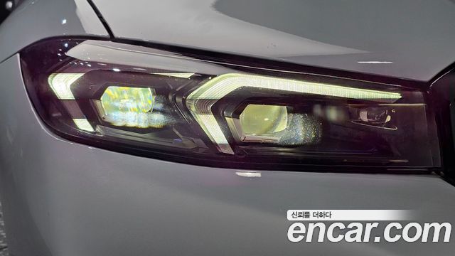 BMW 3-Series 2024 — photo 8