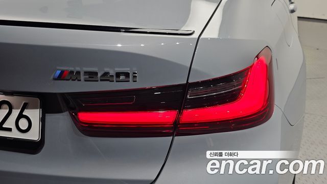 BMW 3-Series 2024 — photo 9