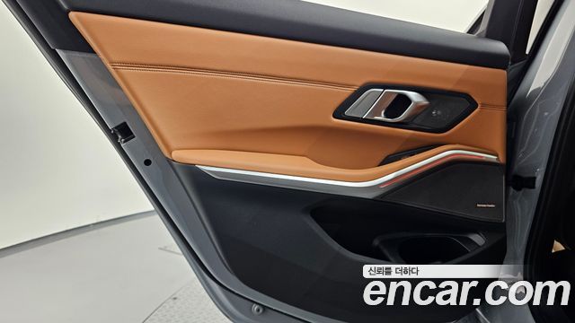 BMW 3-Series 2024 — photo 15