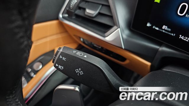 BMW 3-Series 2024 — photo 32
