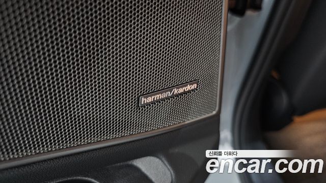 BMW 3-Series 2024 — photo 37