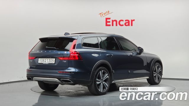 Volvo V60 2020 — photo 2