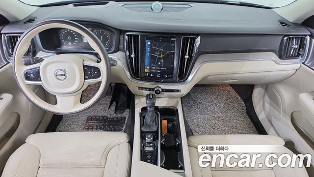 Volvo V60 2020 — photo 10