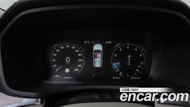 Volvo V60 2020 — photo 11