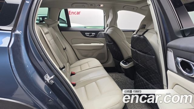 Volvo V60 2020 — photo 17