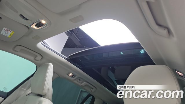 Volvo V60 2020 — photo 23