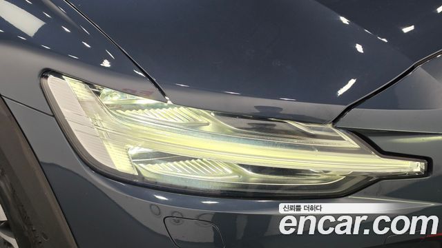 Volvo V60 2020 — photo 8