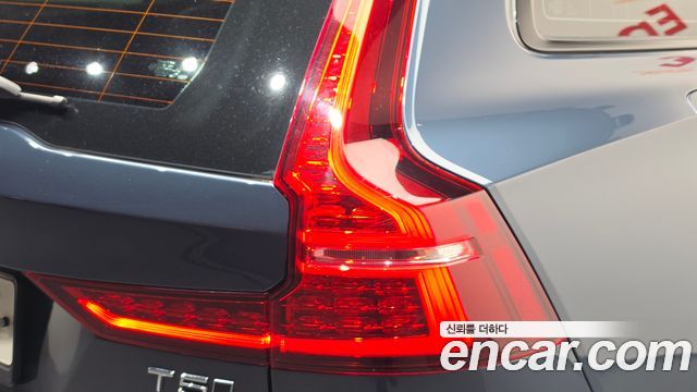 Volvo V60 2020 — photo 9