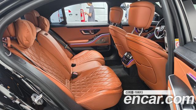 Mercedes-Benz S-Class 2024 — photo 12