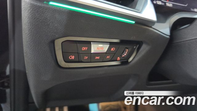 BMW 4-Series 2022 — photo 28