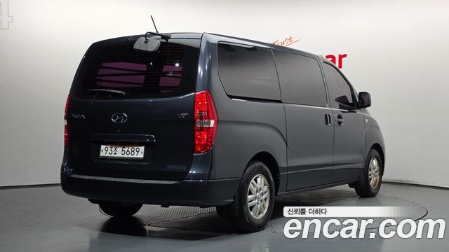 Hyundai Starex 2017 — photo 2