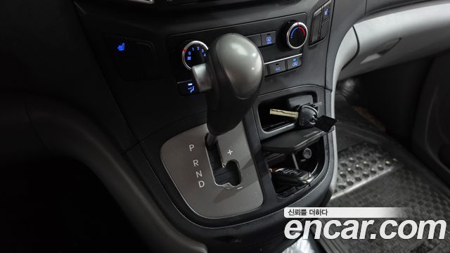 Hyundai Starex 2017 — photo 9