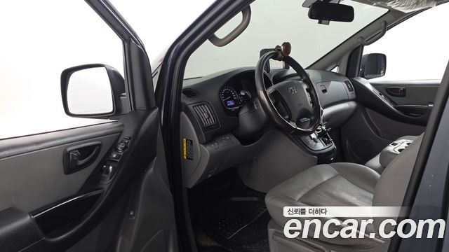 Hyundai Starex 2017 — photo 10
