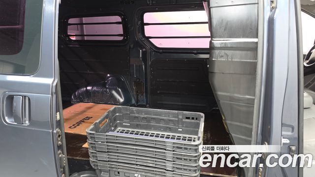 Hyundai Starex 2017 — photo 12