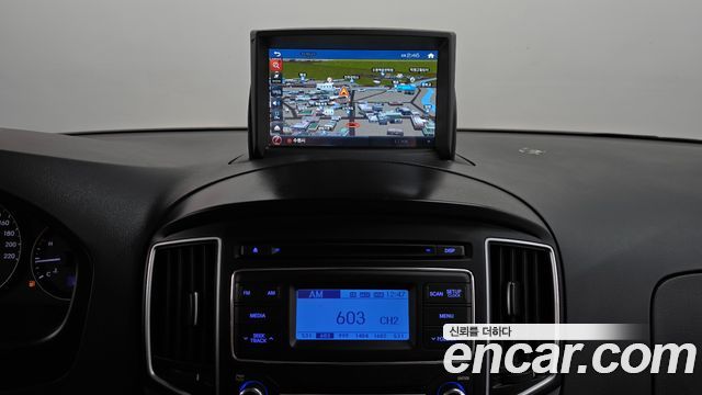 Hyundai Starex 2017 — photo 14