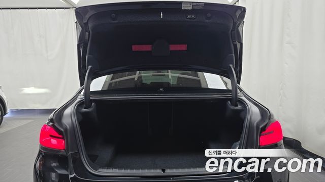 BMW 5-Series 2022 — photo 23