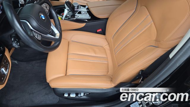 BMW 5-Series 2022 — photo 24
