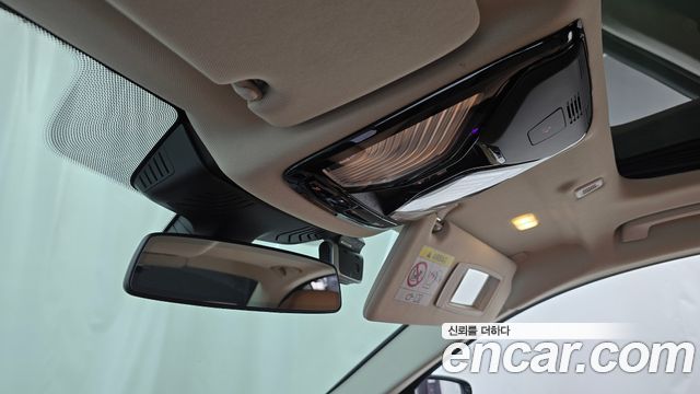 BMW 5-Series 2022 — photo 25
