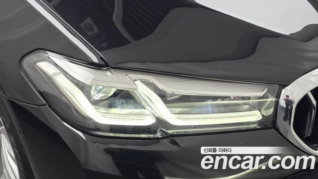 BMW 5-Series 2022 — photo 8