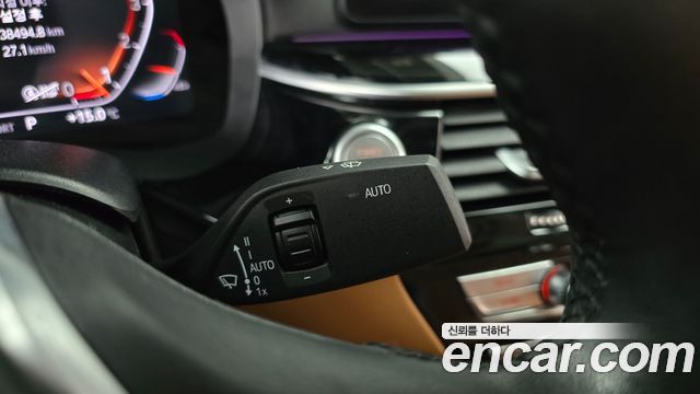 BMW 5-Series 2022 — photo 27