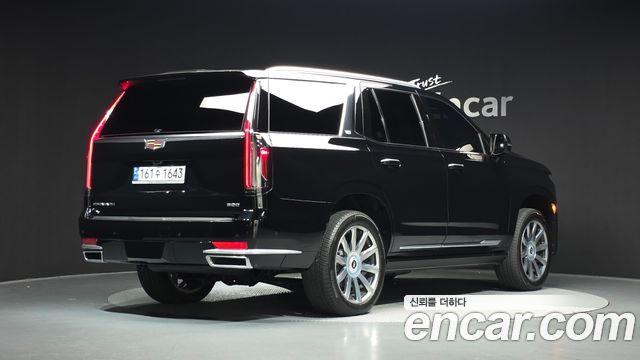 Cadillac Escalade 2023 — photo 2