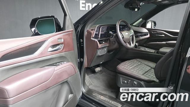 Cadillac Escalade 2023 — photo 13