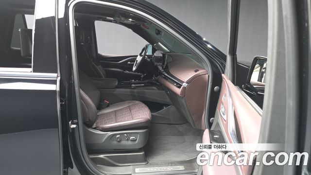Cadillac Escalade 2023 — photo 17